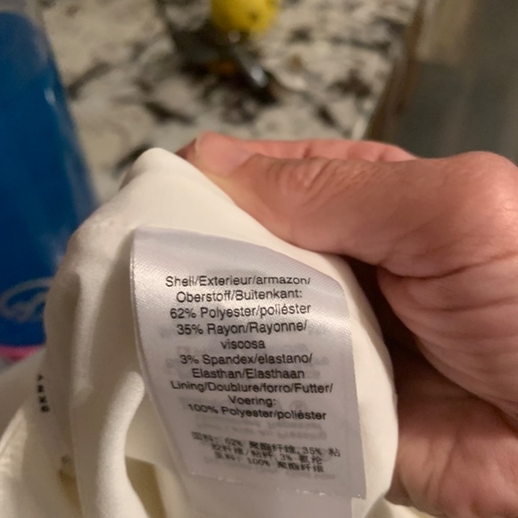 DKNY cream belted cropped pants. Worn twice. 99 retail‎ - Picture 5 of 5